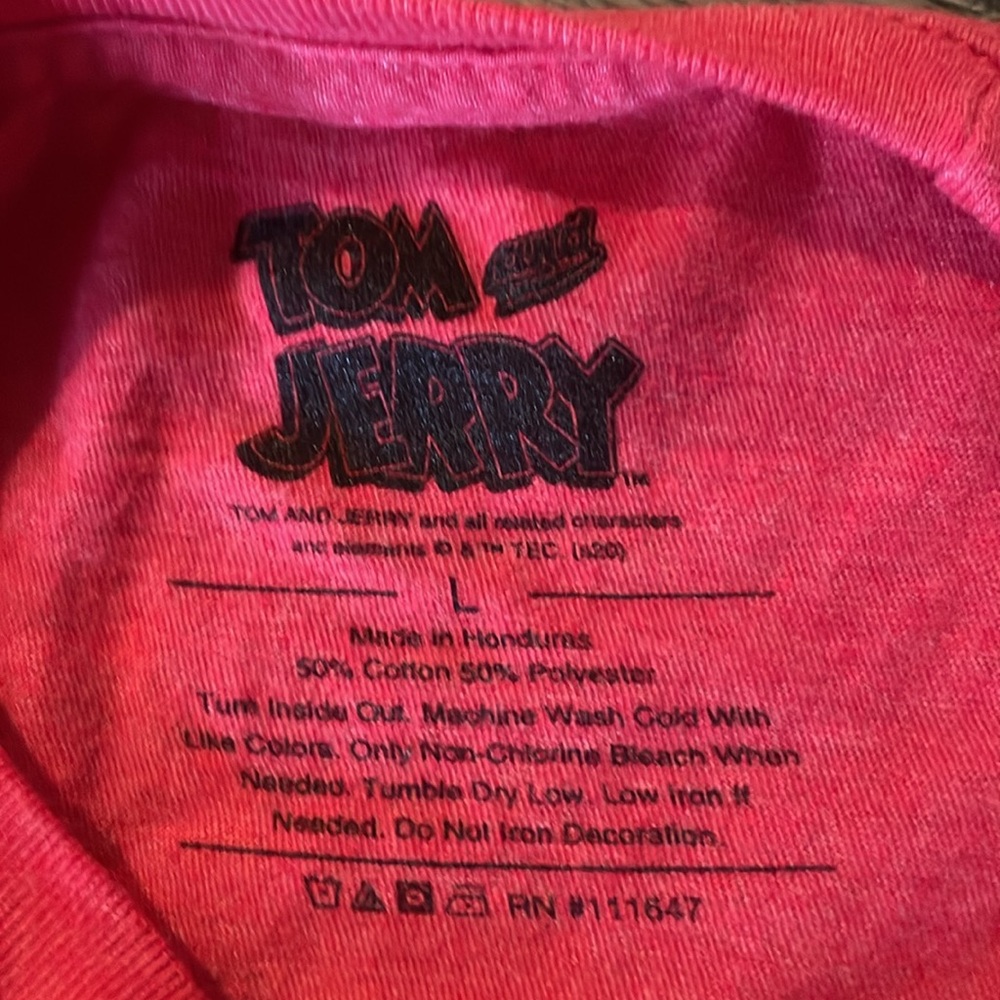 Tom and Jerry Red T-Shirt - Picture 3 of 3